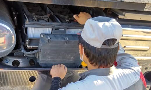 大型自動車修理