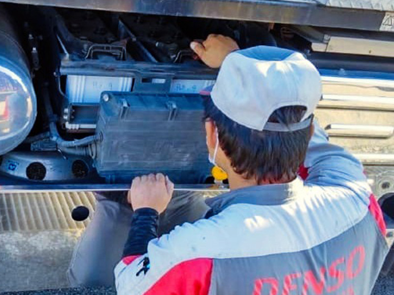 大型自動車修理